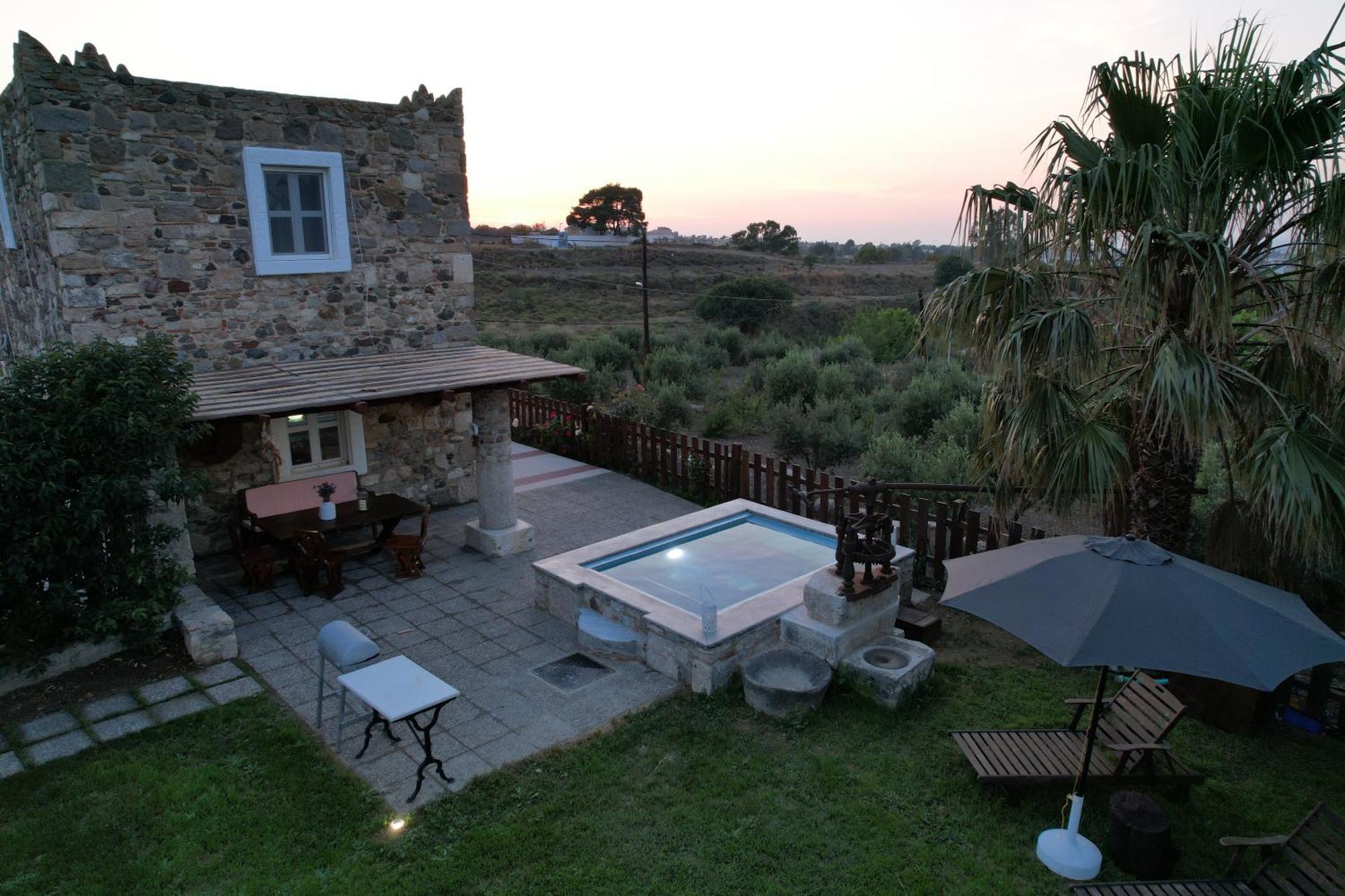 Traditional Kos Villa With Swimming Pool, Lawn Yard And Bbq Exterior foto
